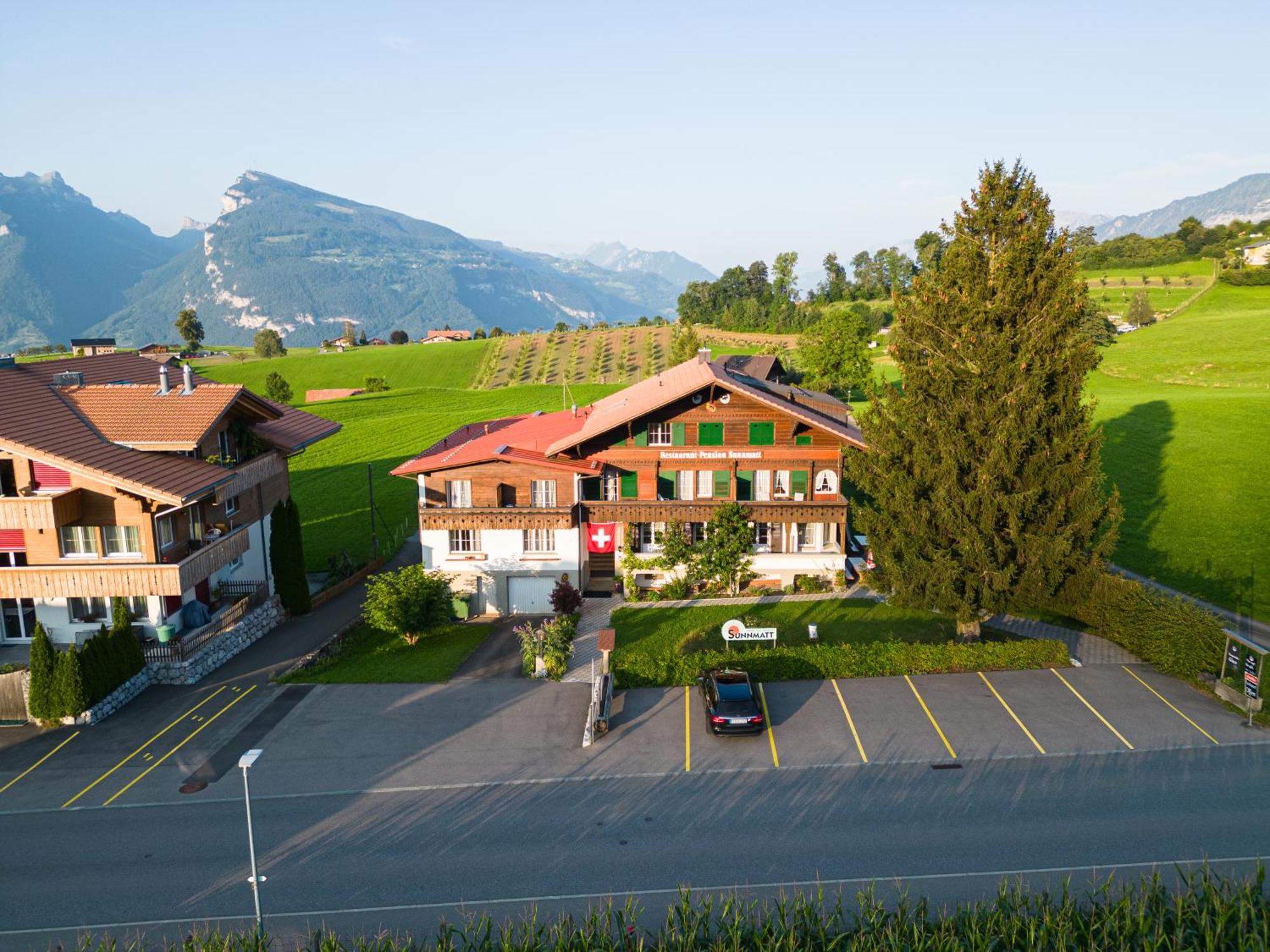 Hotel Restaurant Sunnmatt Aeschi Bei Spiez 外观 照片