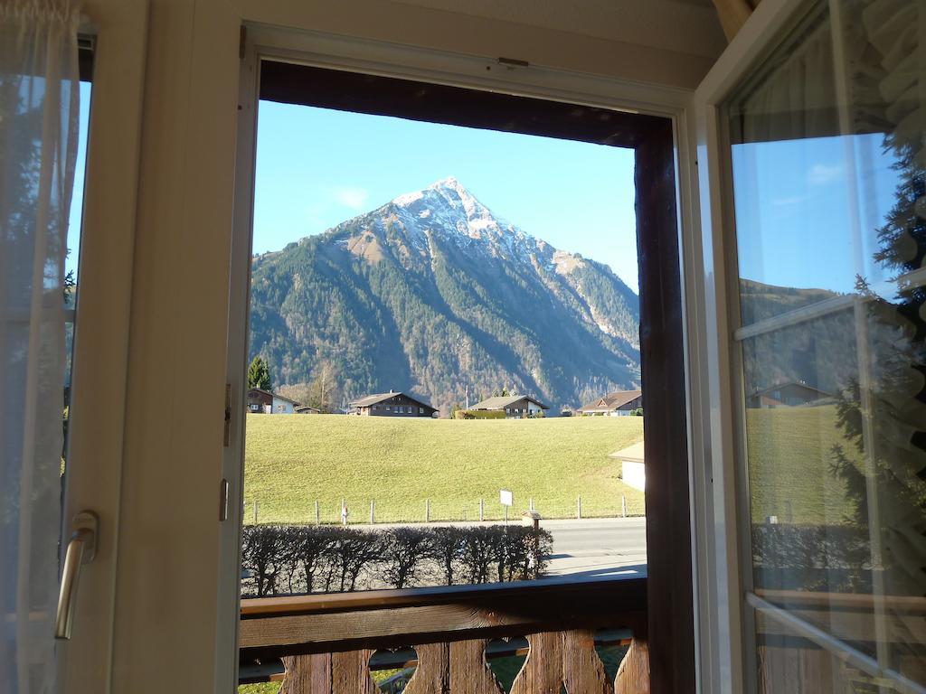 Hotel Restaurant Sunnmatt Aeschi Bei Spiez 客房 照片
